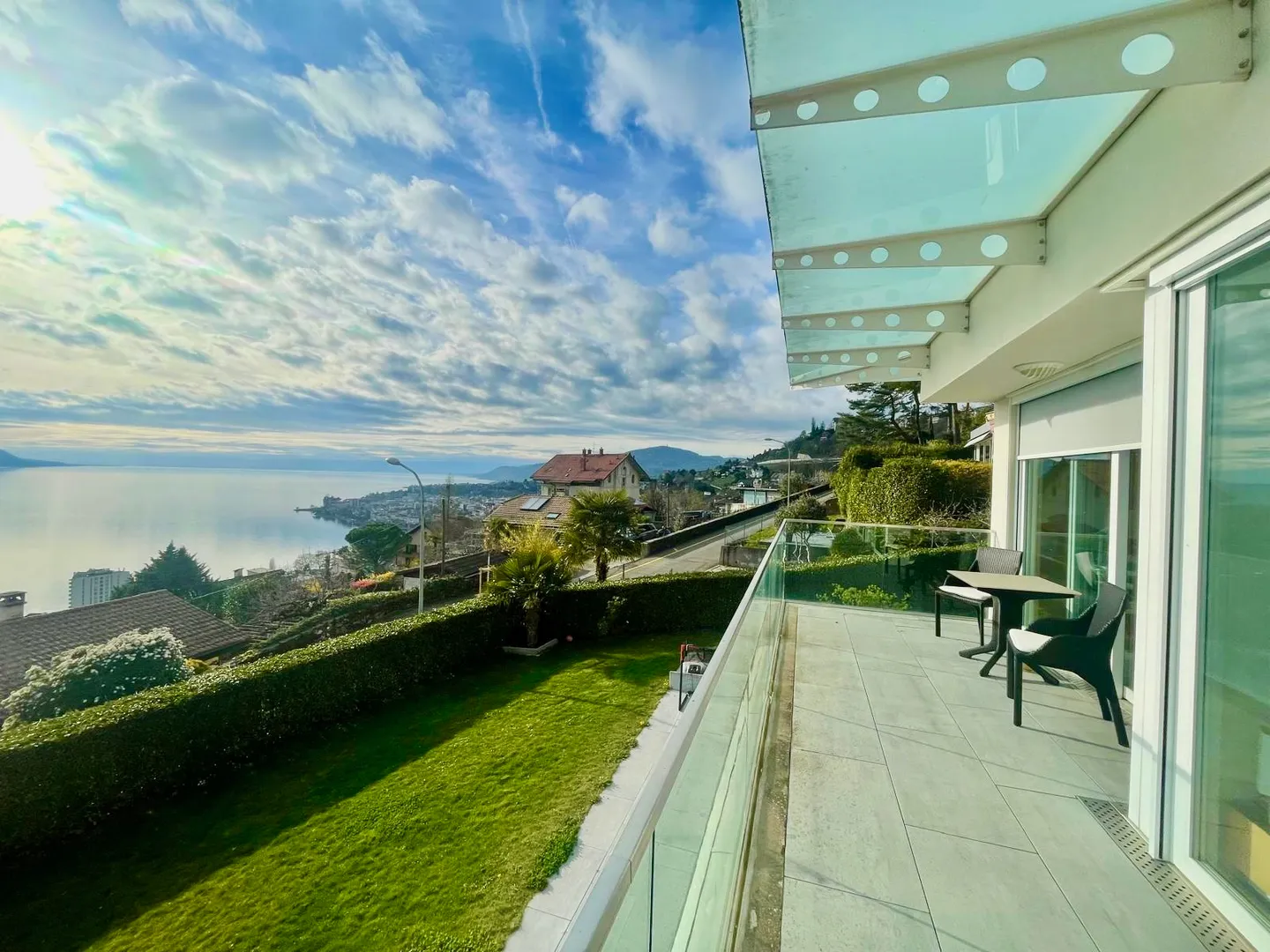 Casa di campagna arredata contemporanea con vista sul lago - Foto 12 di 13