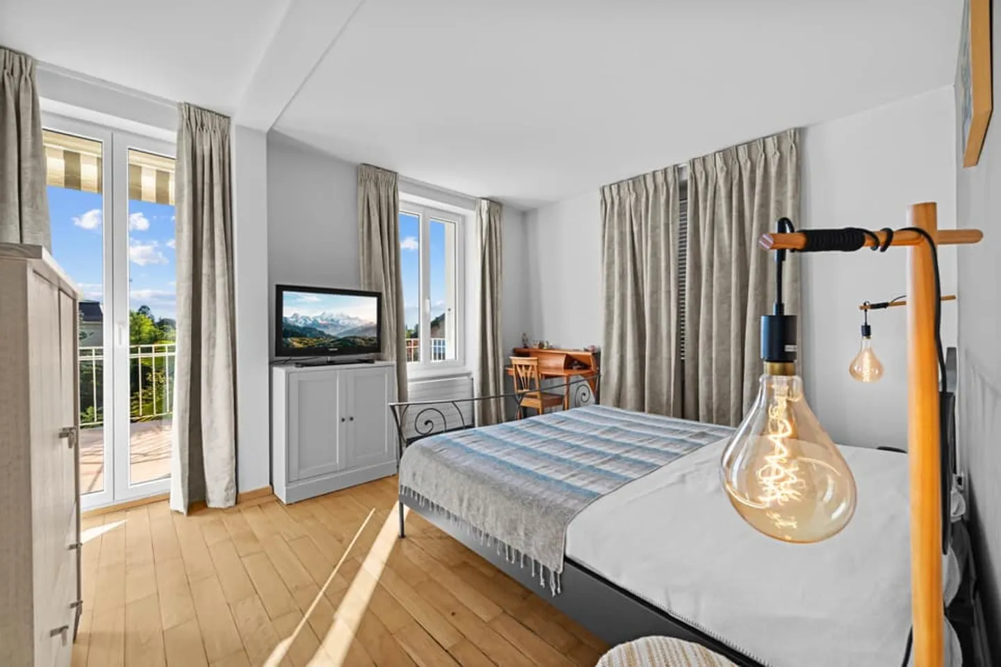 Wunderschönes Einfamilienhaus mit 9,5 Zimmern und Garten - Lausanne sous-gare - Foto 7 von 11