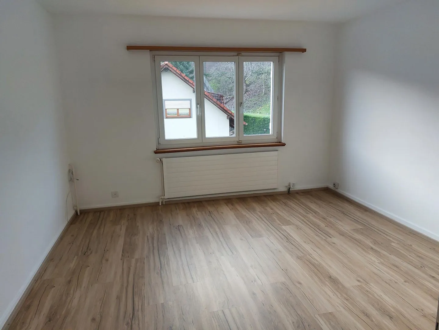 Ottimo appartamento di 4 stanze con vista lago - Foto 3 di 10