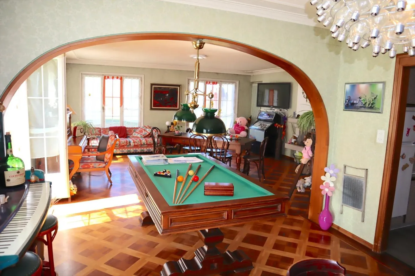 Große Familienvilla mit Traumgarten und herrlichem Blick - Foto 2 von 12