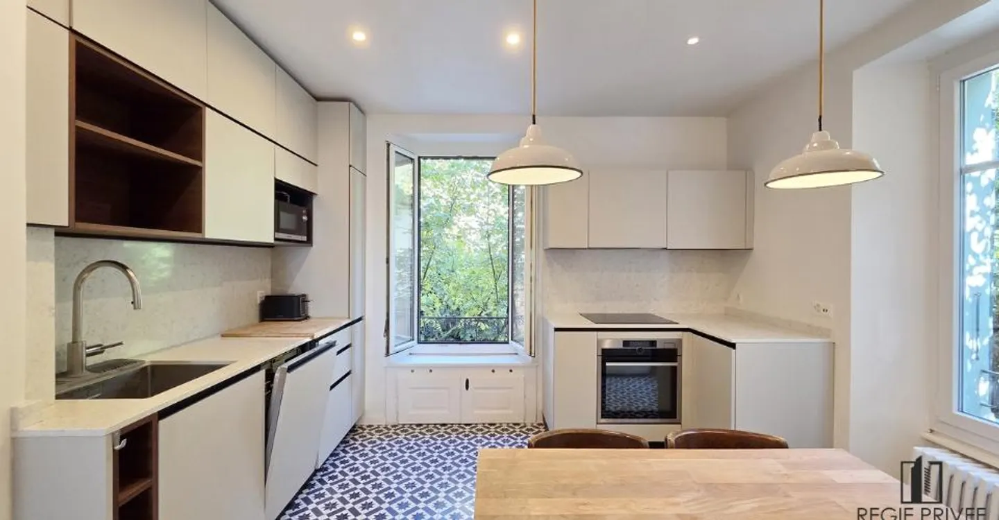 Magnificent triplex with large garden in the center of Lausanne - Photo 2 of 12
