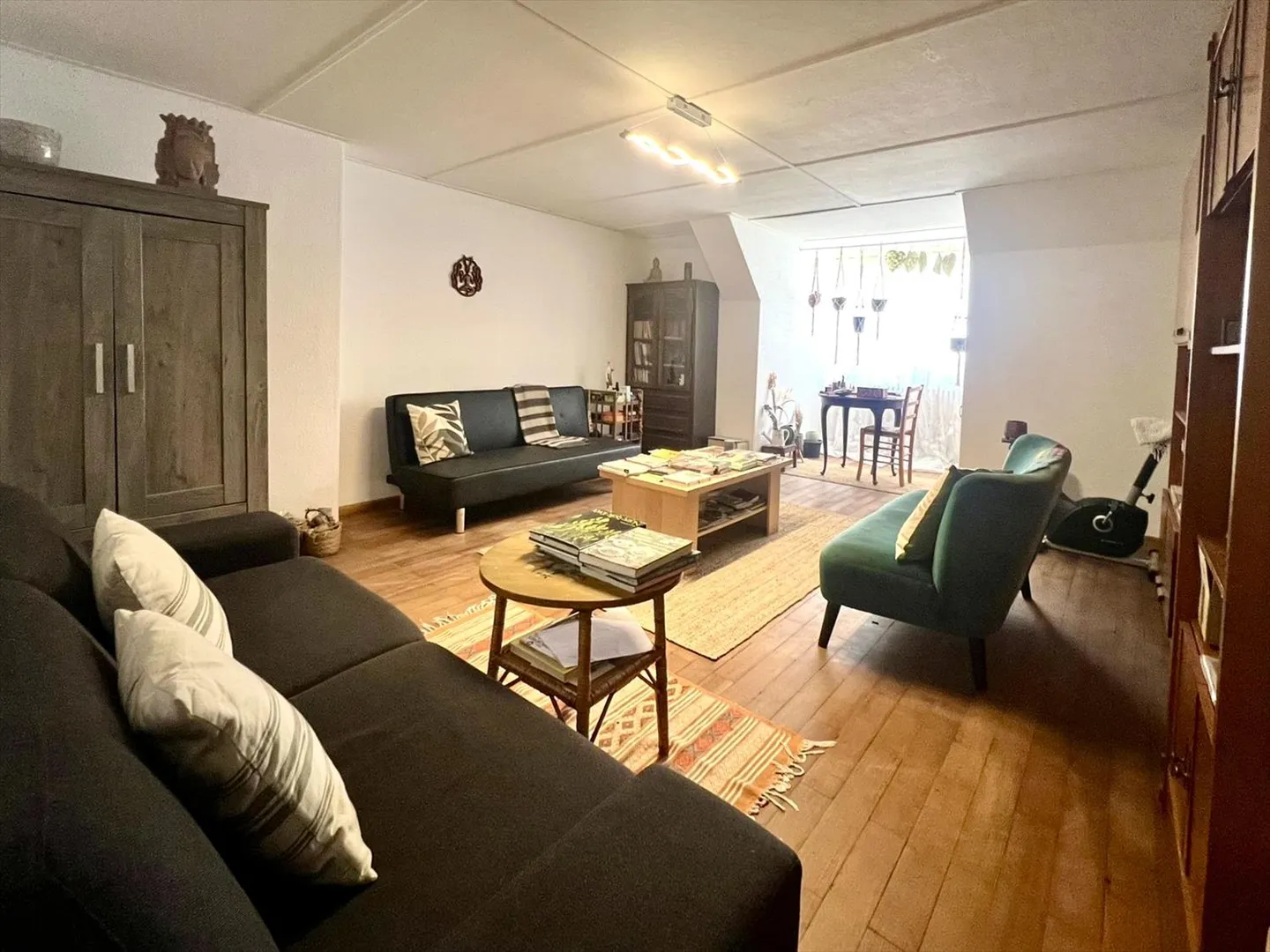 Apartment - Photo 4 of 9