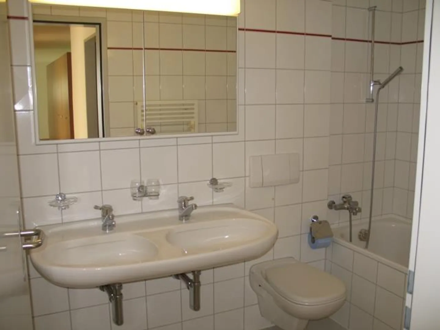 Living between Lake & City - Photo 3 of 9