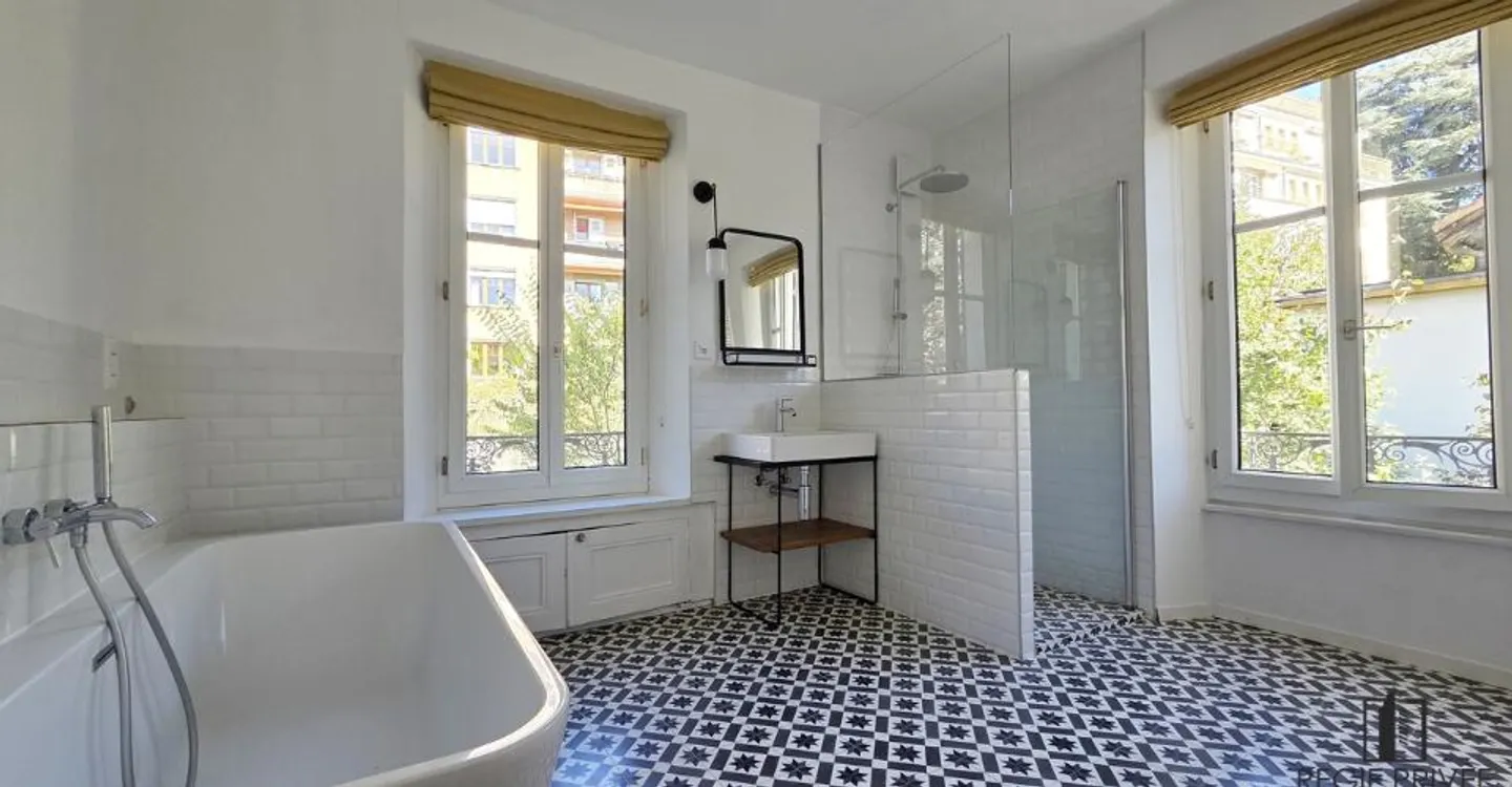 Magnificent triplex with large garden in the center of Lausanne - Photo 8 of 12