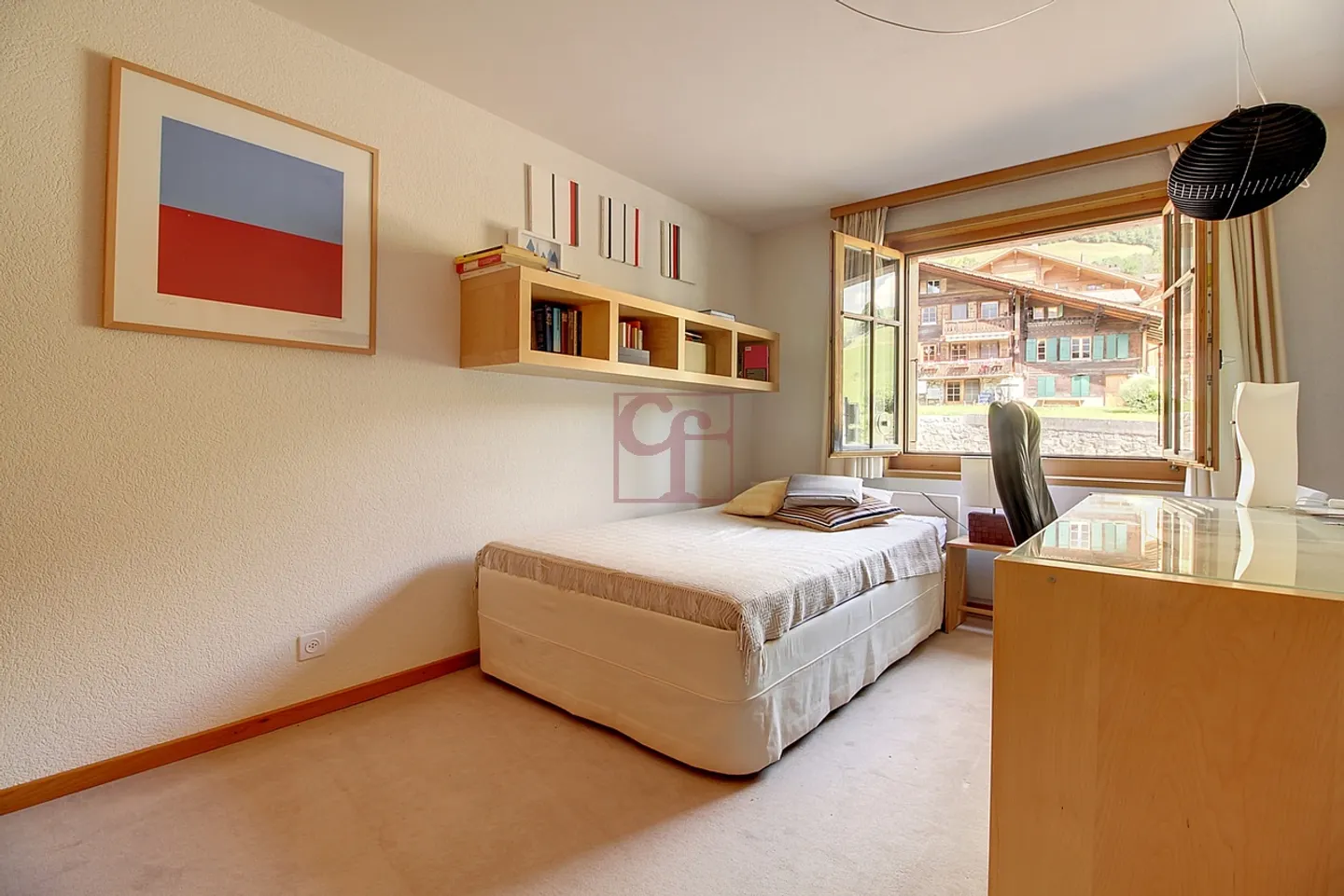Charming Apartment with Balcony - Photo 9 of 11