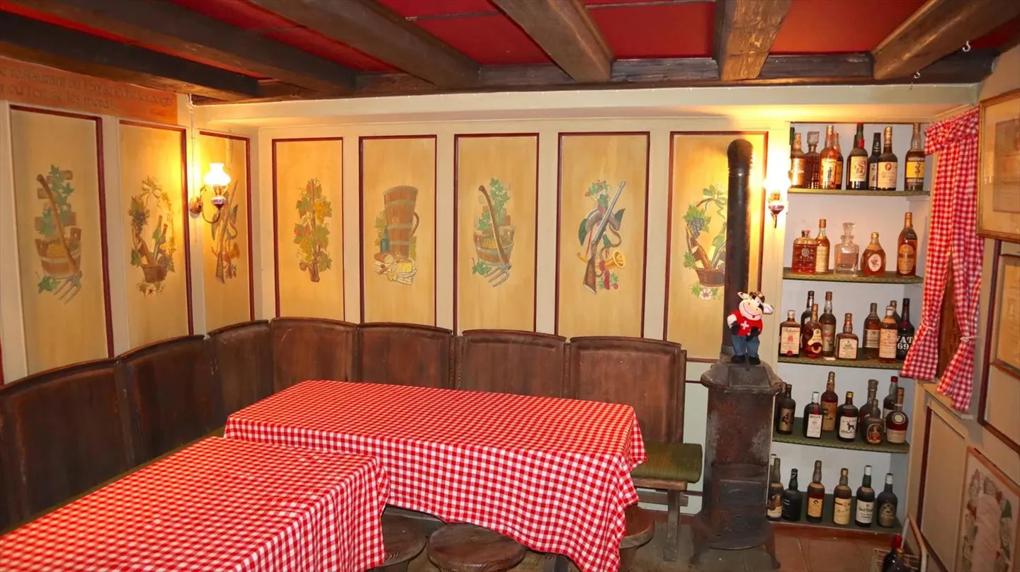 Große Familienvilla mit Traumgarten und herrlichem Blick - Foto 10 von 12