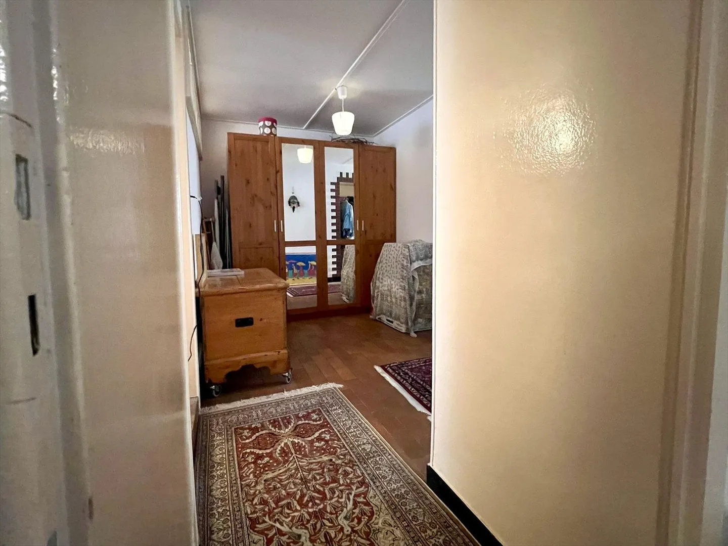 Apartment - Photo 7 of 9