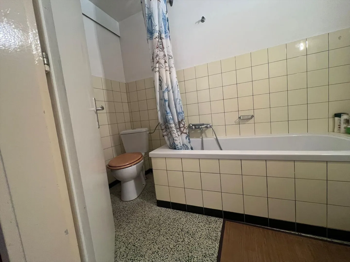 Apartment - Photo 8 of 9