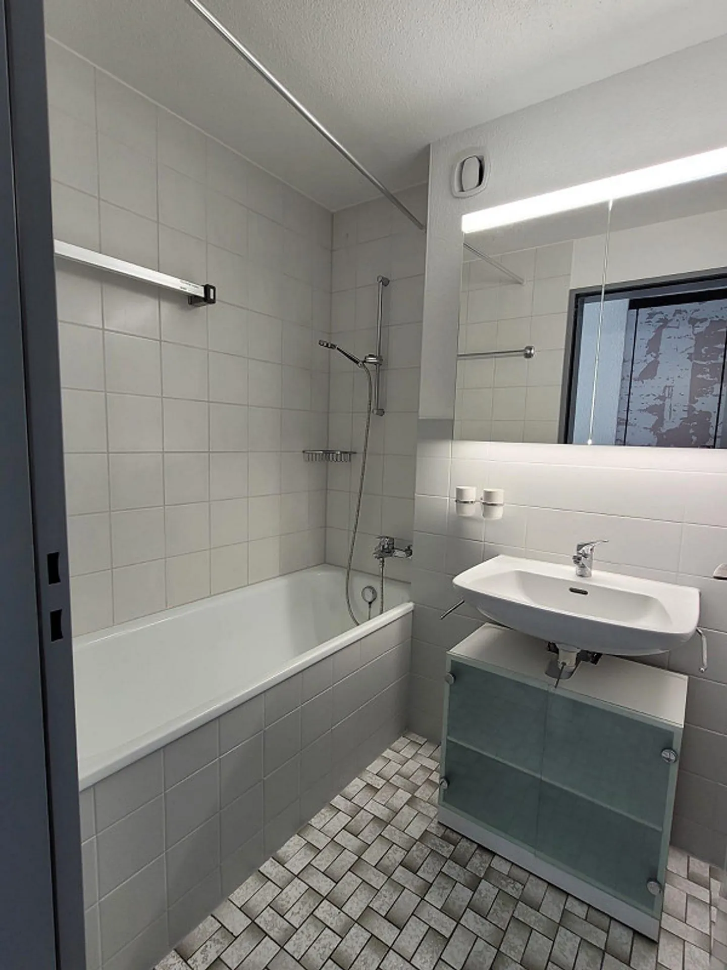 3 1/2 Zimmer-Gartenwohnung mit Seeblick - Photo 11 of 15