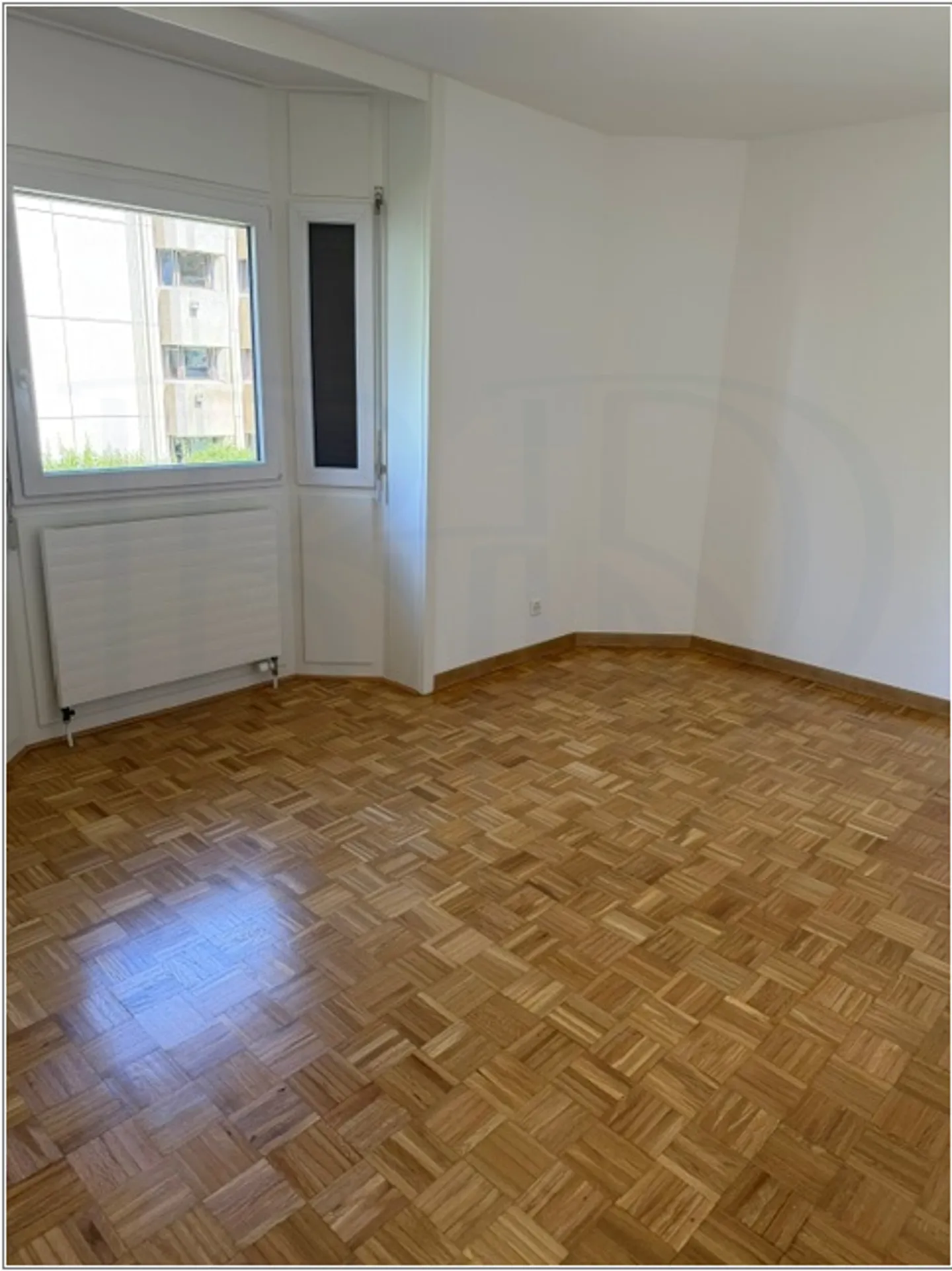 5-room apartment - Photo 1 of 8