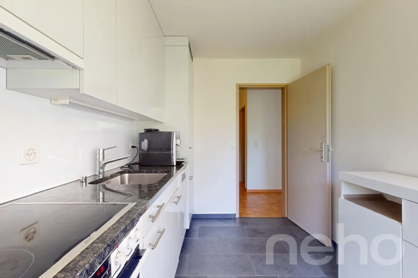 Appartamento 2.5 stanze con giardino a Zurigo-Affoltern - Foto 4 di 12