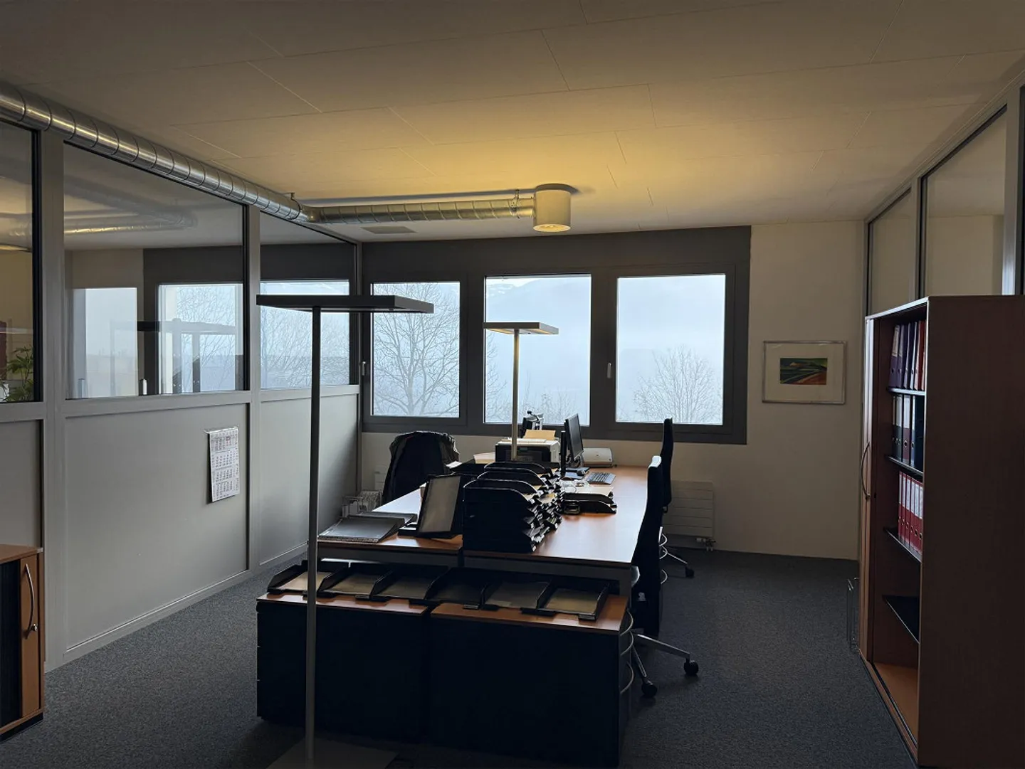 Bureaux individuels modernes à louer dans un emplacement central - Photo 2 sur 6