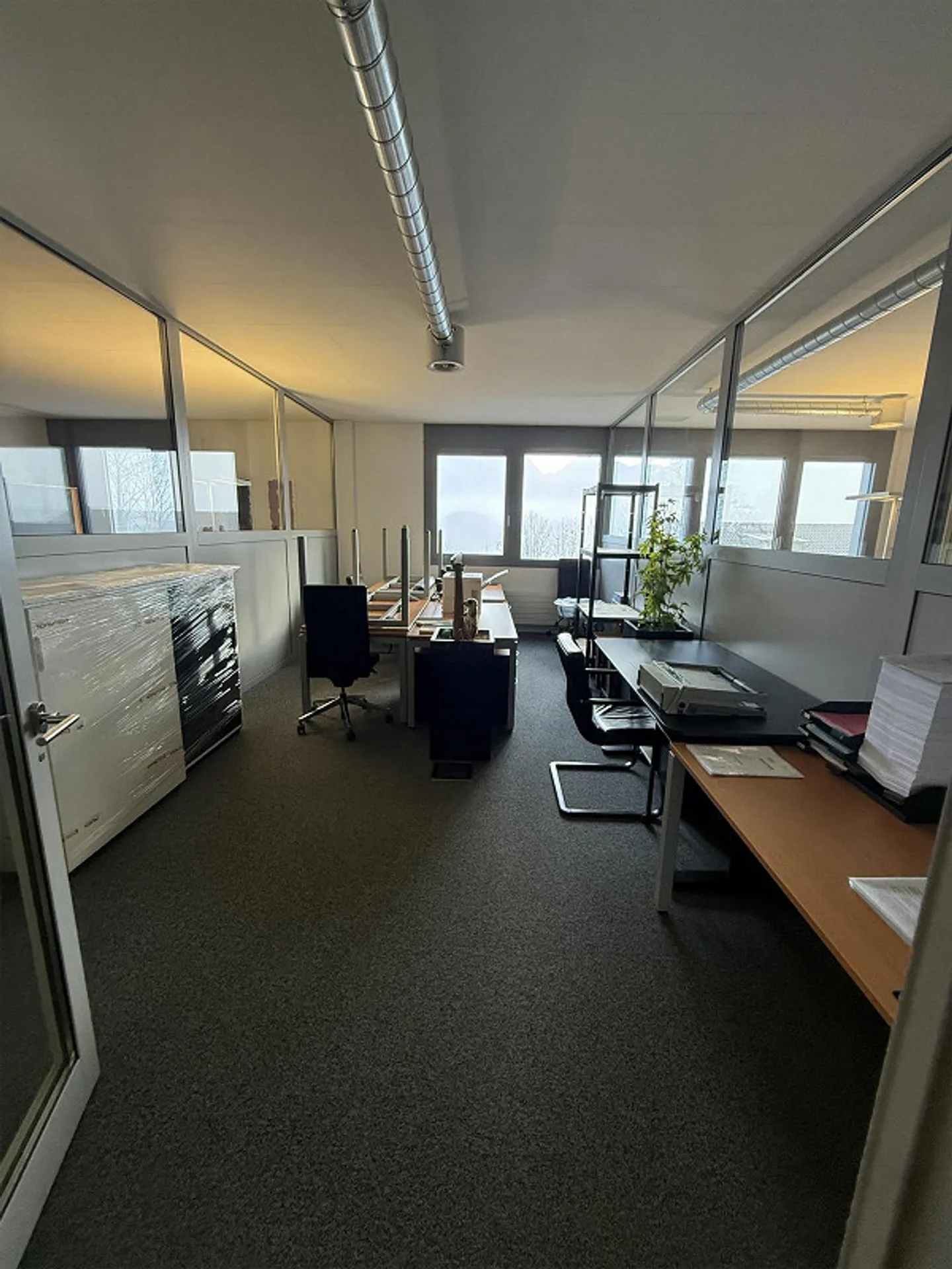 Bureaux individuels modernes à louer dans un emplacement central - Photo 4 sur 6