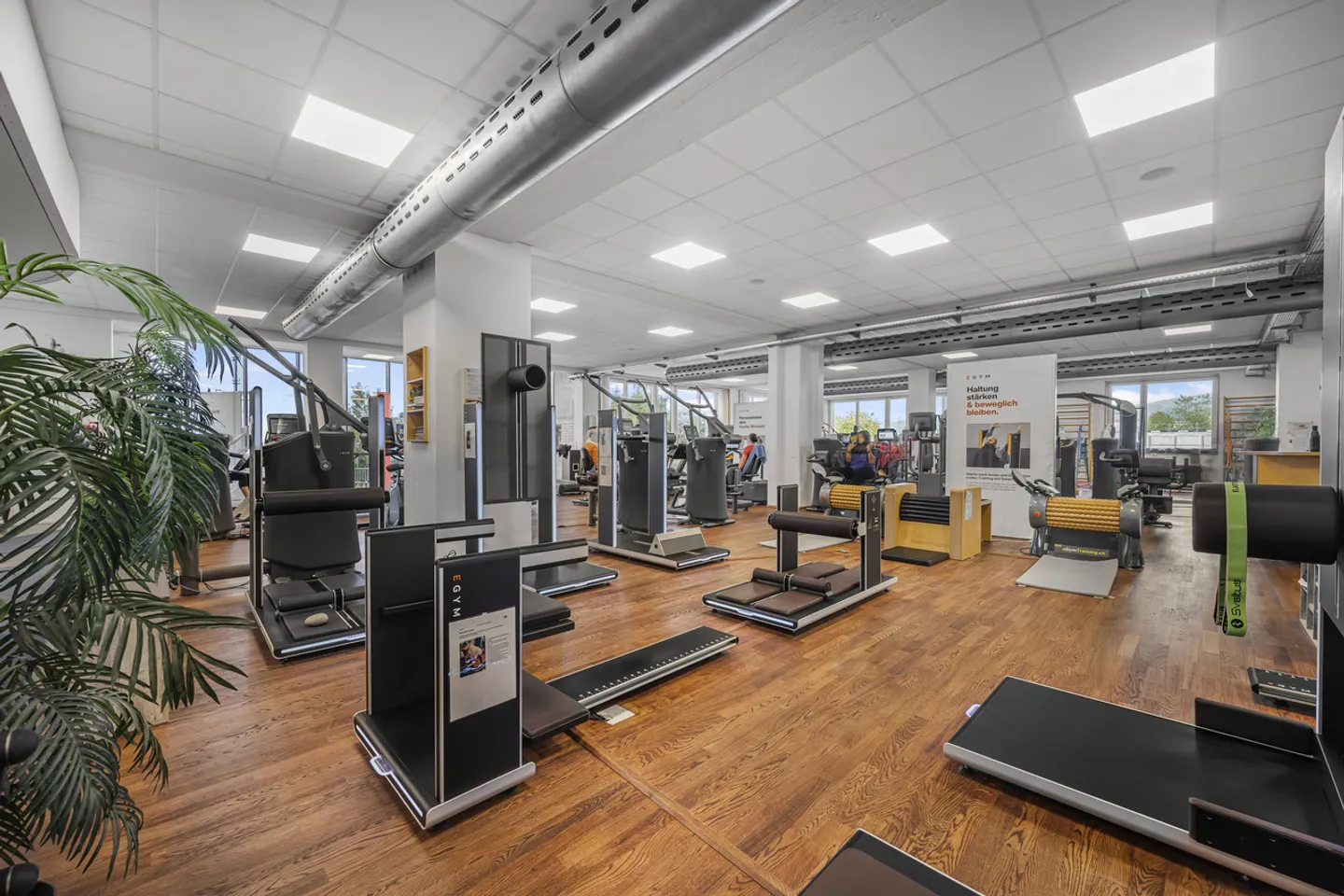 Modern Commercial Space in Affoltern - Photo 11 of 15