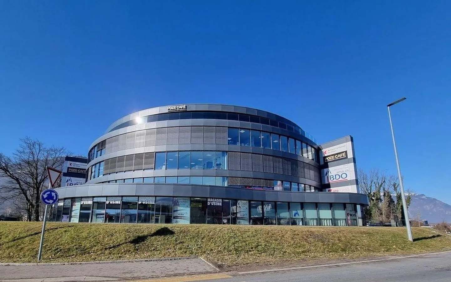 132 m2 di spazio per uffici ad alta visibilità a Monthey - Foto 2 di 5