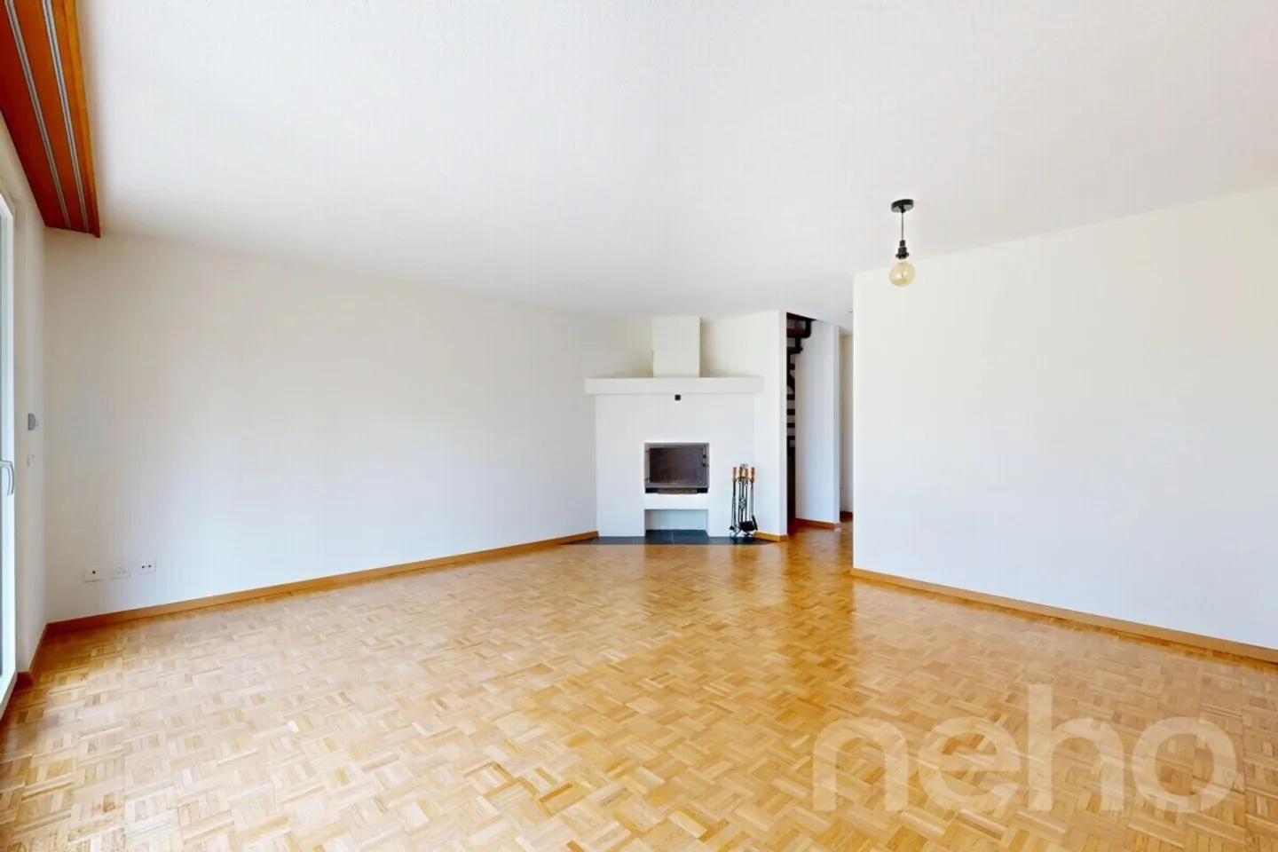 Affascinante casa a schiera angolare di 5,5 stanze con soffitta convertita - Foto 4 di 12