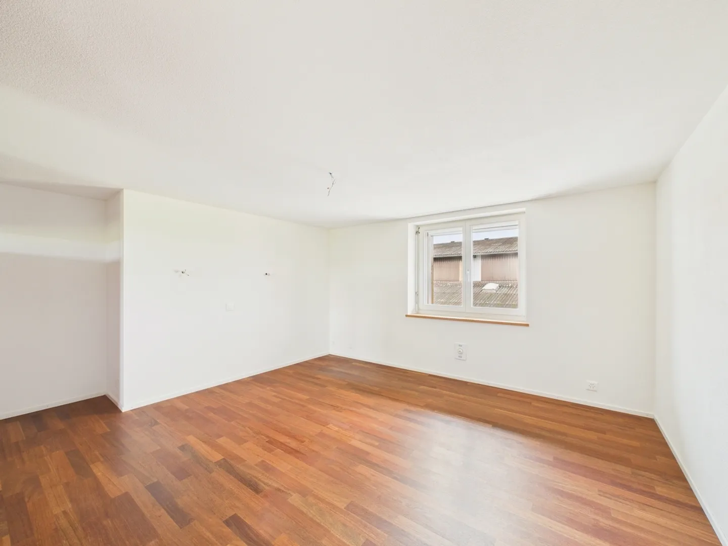 Grosszuegige 5.5-Zimmer-Wohnung mit Blick ins Grüne in Allenwinden - Foto 4 von 9