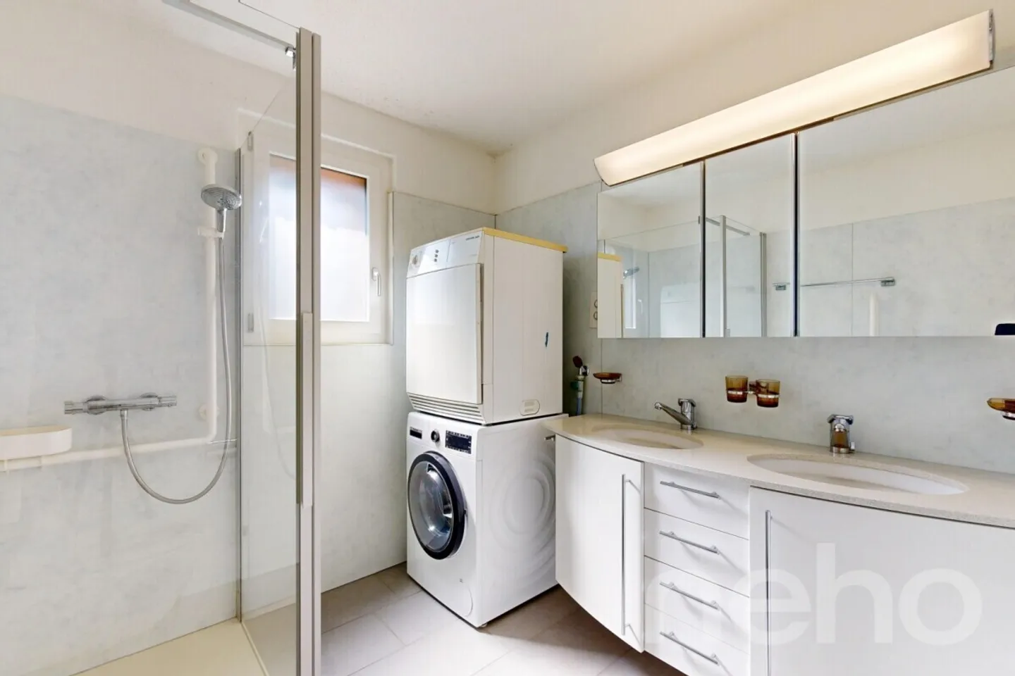 Affascinante casa a schiera angolare di 5,5 stanze con soffitta convertita - Foto 10 di 12