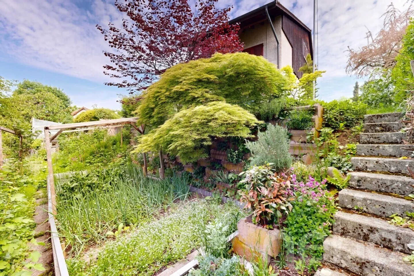 Affascinante casa a schiera angolare di 5,5 stanze con soffitta convertita - Foto 11 di 12