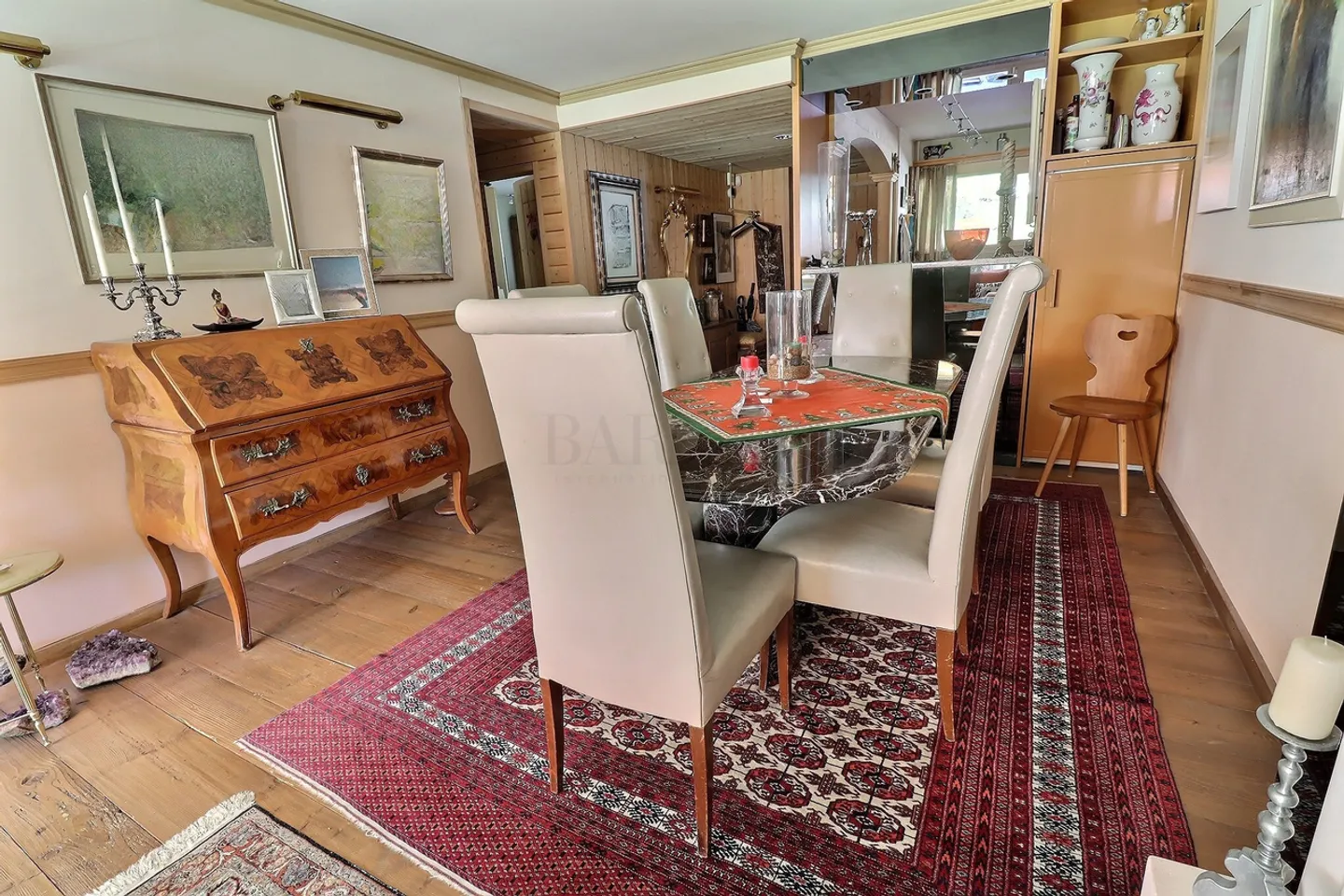 Elegant Apartment in Swiss Alps - Photo 4 of 6