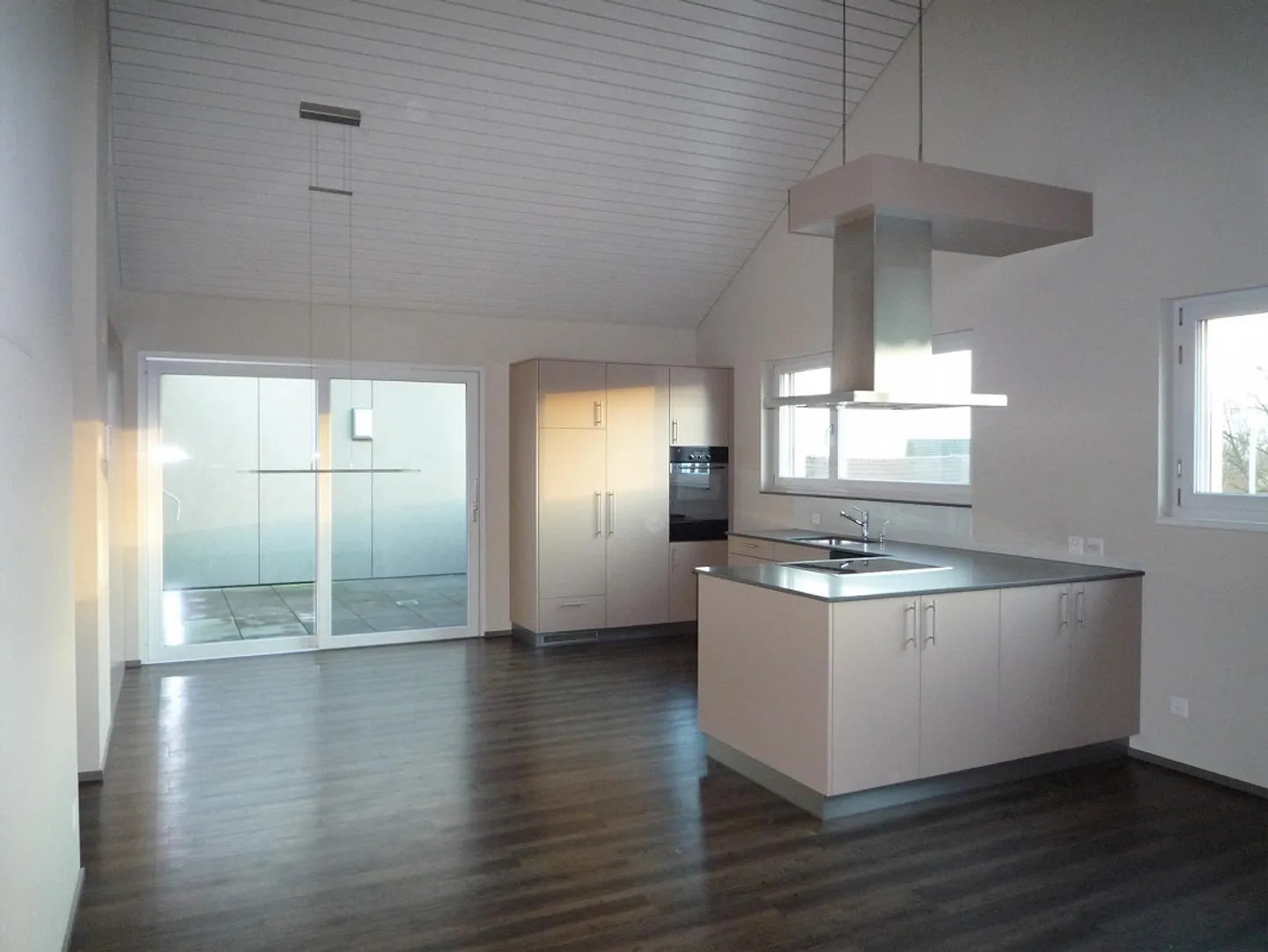 Dachwohnung Neuwertig - Foto 1 von 11