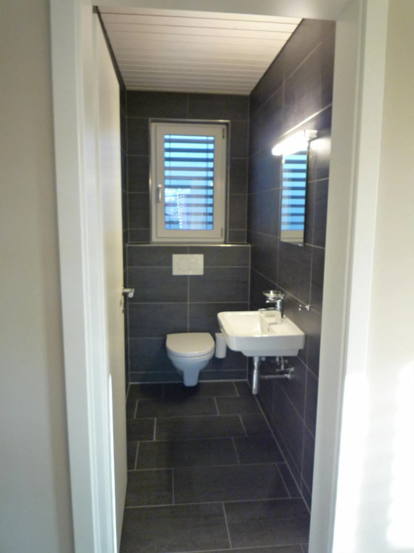 Dachwohnung Neuwertig - Foto 3 von 11