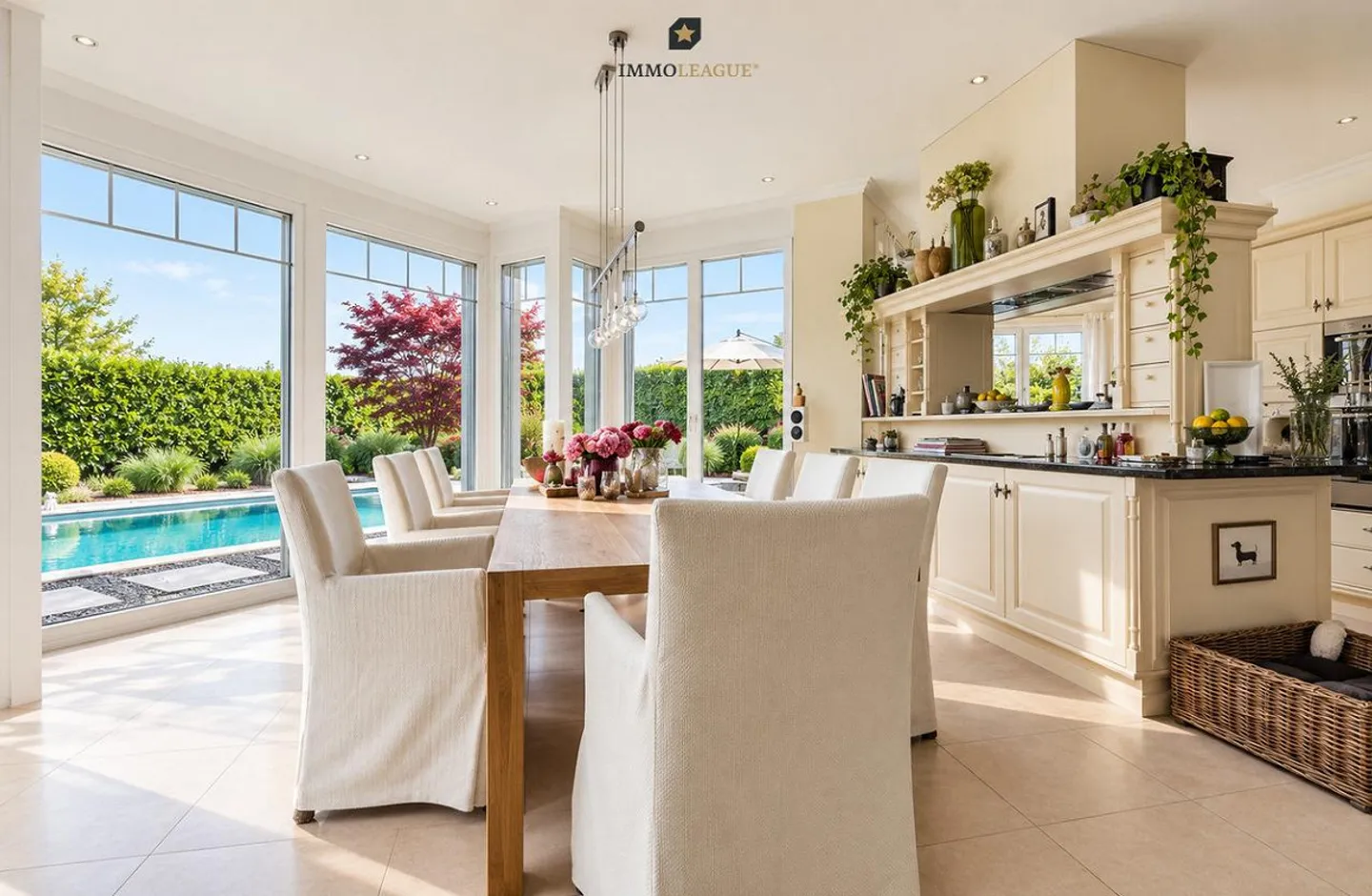 Grandiosa villa di lusso con piscina e vista lago - Foto 7 di 16
