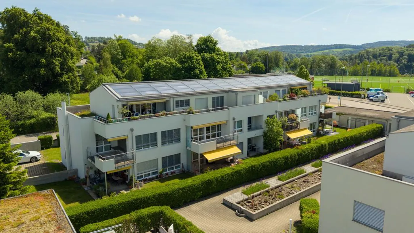 Family-friendly 4.5 room apartment in tax-friendly Küsnacht - Photo 1 of 11