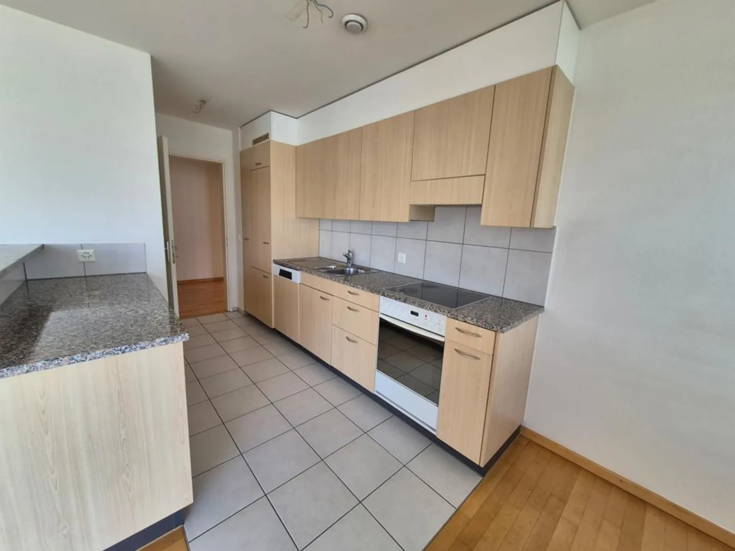 Family-friendly 4.5 room apartment in tax-friendly Küsnacht - Photo 4 of 11
