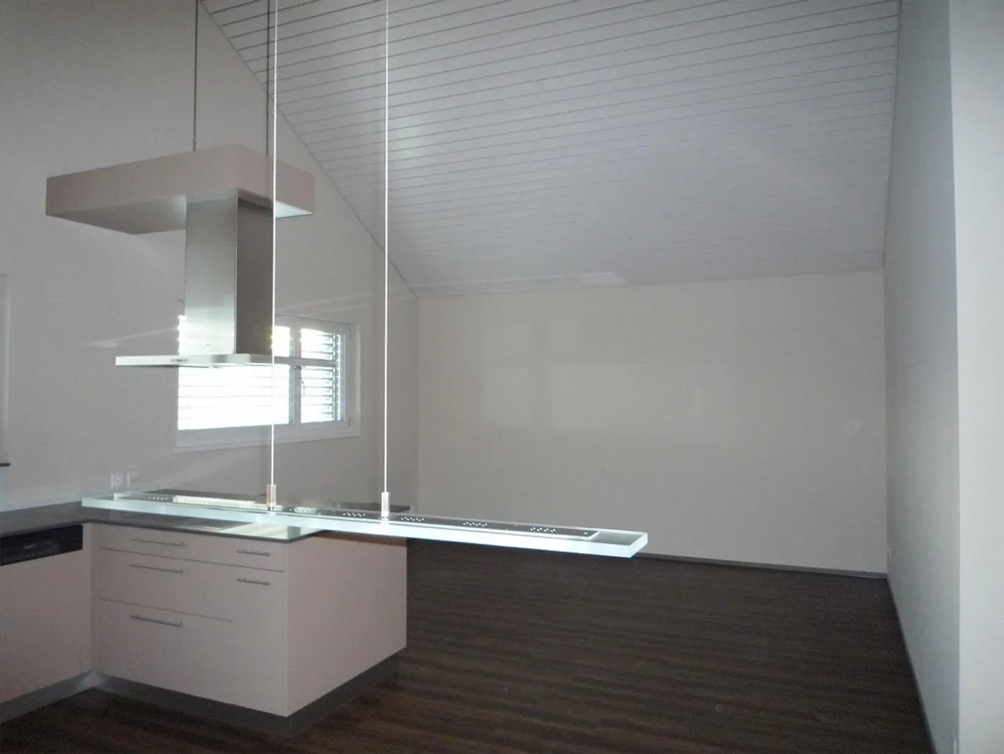 Dachwohnung Neuwertig - Foto 6 von 11