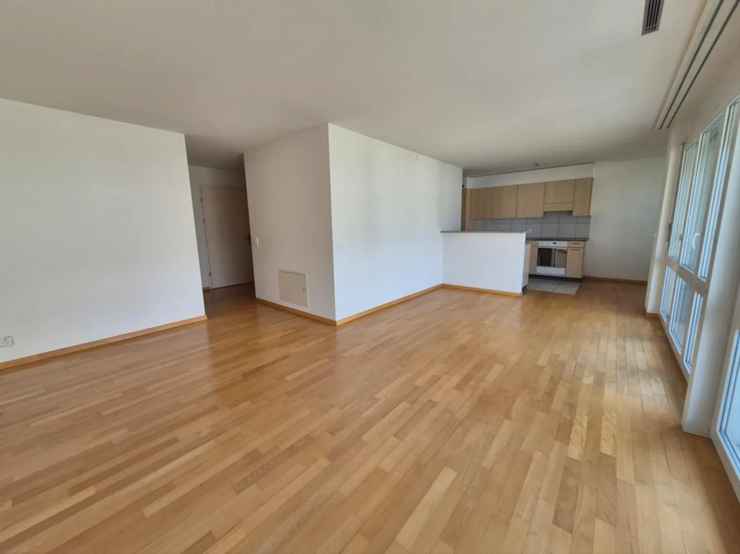 Family-friendly 4.5 room apartment in tax-friendly Küsnacht - Photo 2 of 11