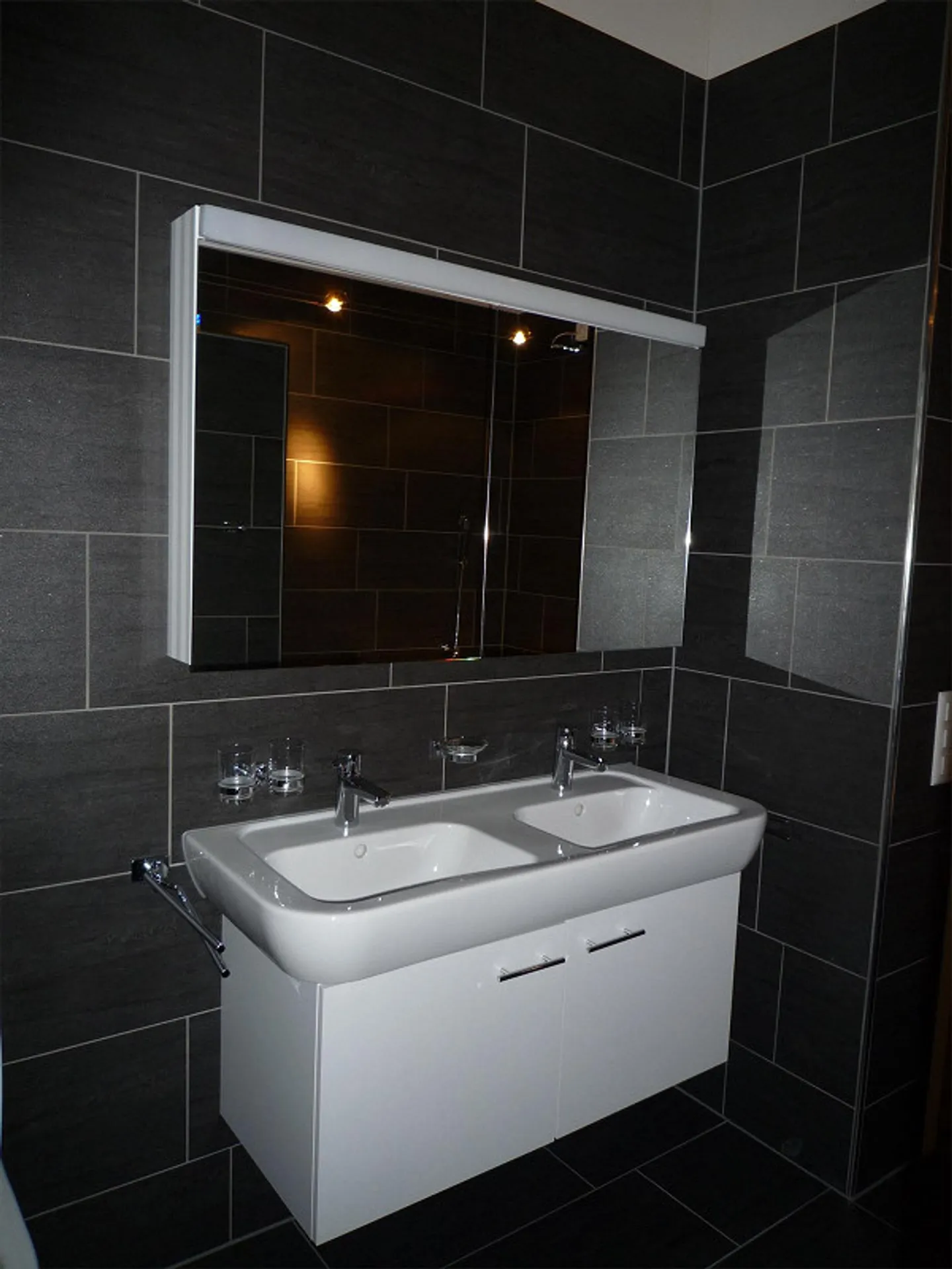 Dachwohnung Neuwertig - Foto 9 von 11