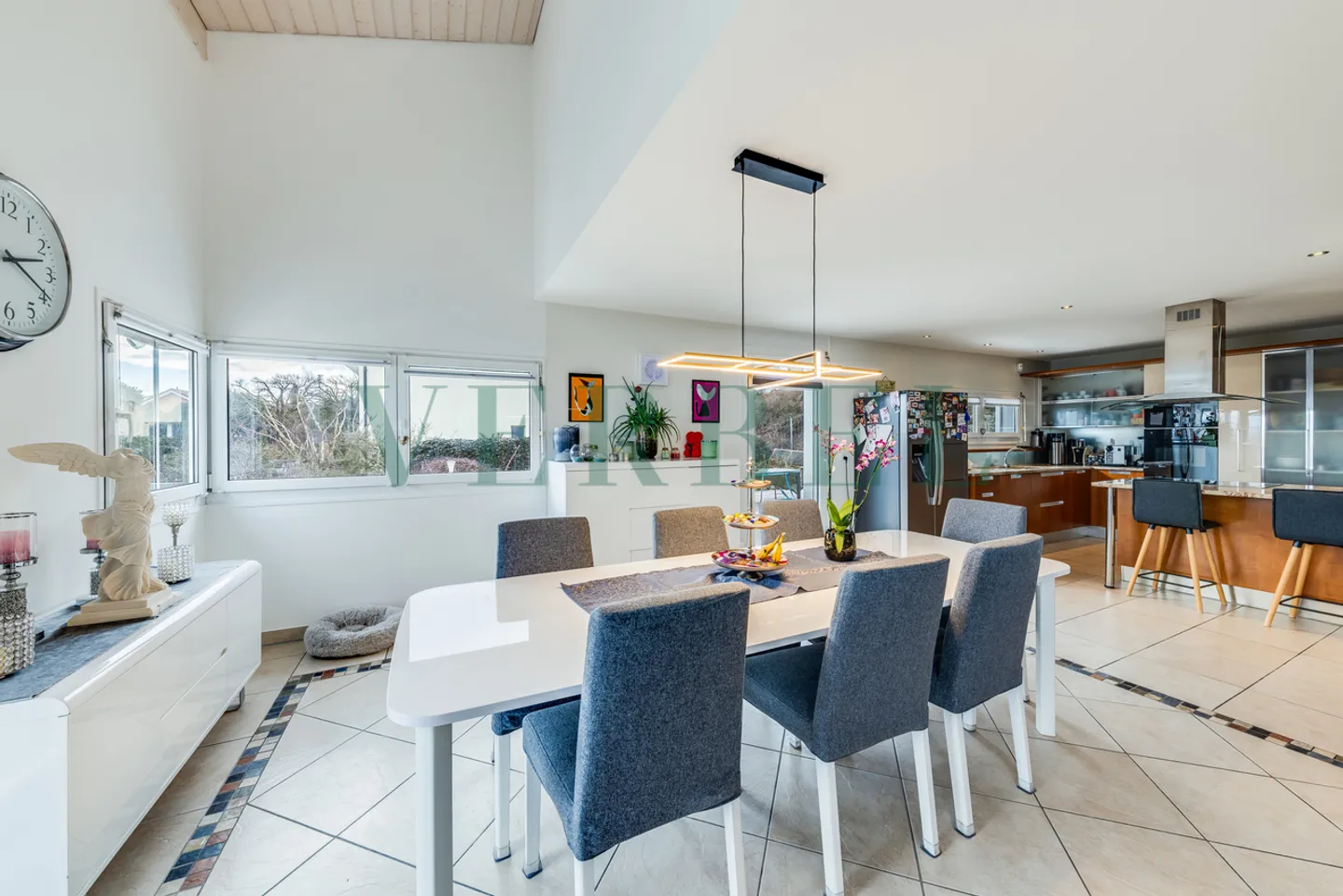 Architect Villa with Stunning Views - Photo 9 of 12