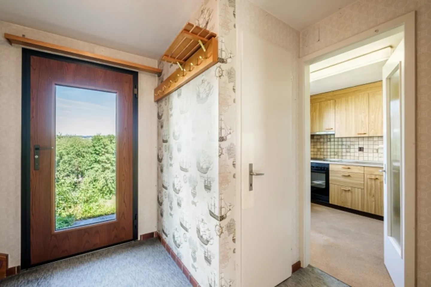 Charming Terraced House - Quietly Located with Renovation Potential - Photo 4 of 10