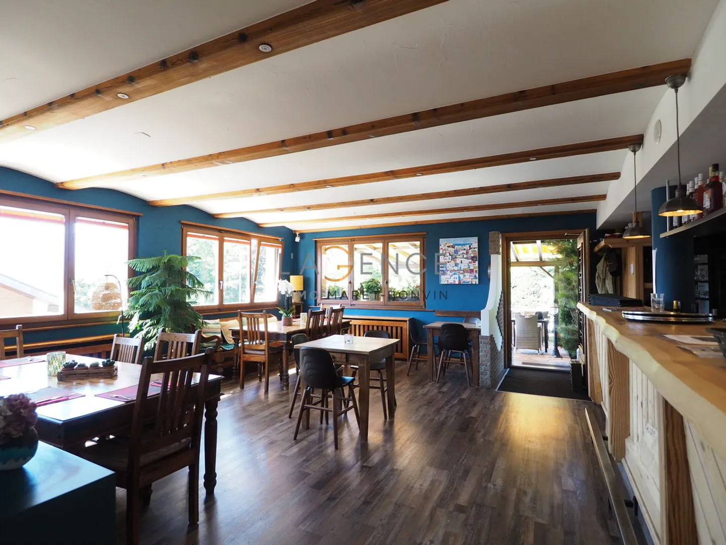 Restaurant mit Wohnungen bei Crans-Montana - Foto 2 von 10
