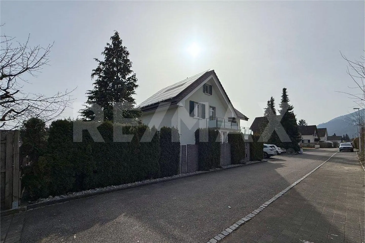 Charmantes Einfamilienhaus mit Garten - Foto 2 von 13
