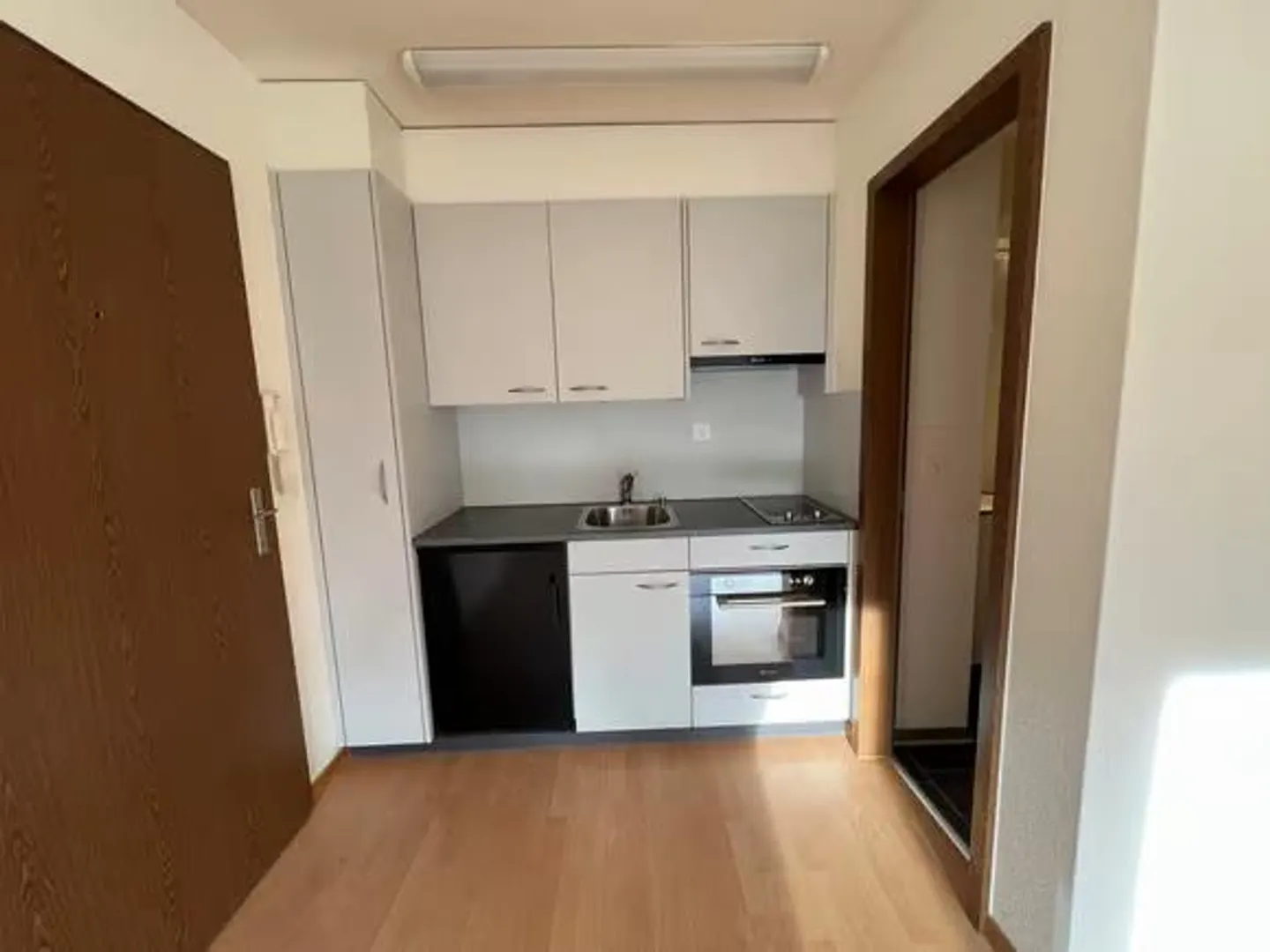 Cozy 1-room apartment with sunny balcony in Ostermundigen - Photo 2 of 5