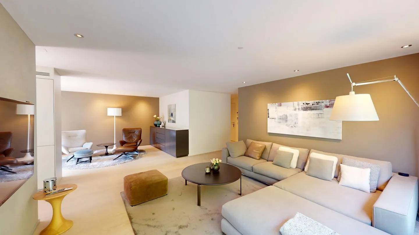 Appartement de jardin représentatif de 5 pièces dans le meilleur emplacement de Bottmingen, beau logement sur plus de 155 m² - Photo 4 sur 14