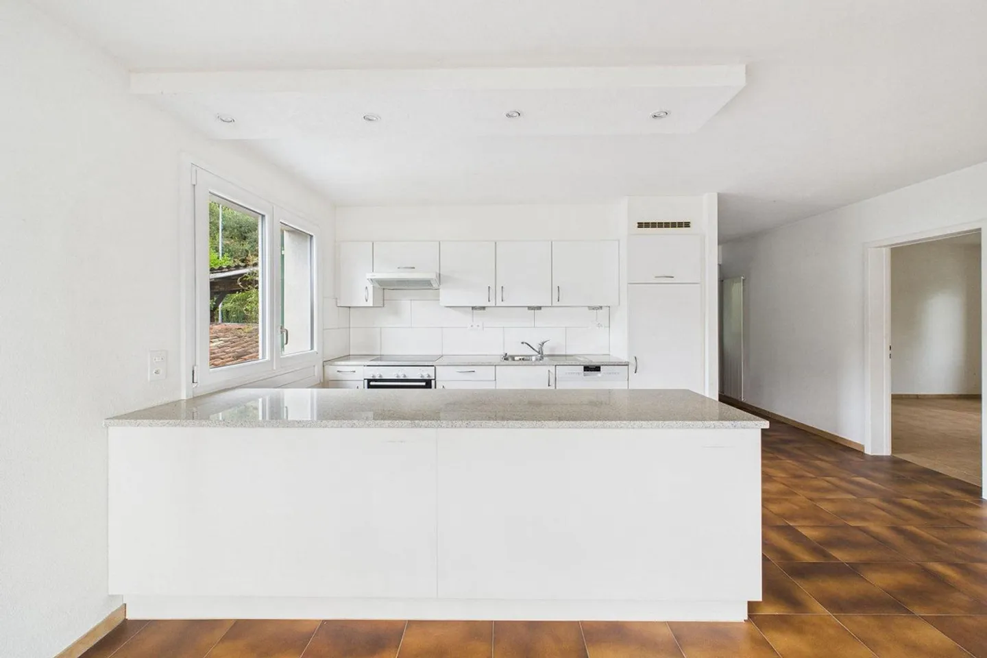 Morcote - Bright 3.5-room apartment with terrace and stunning view - Photo 10 of 13