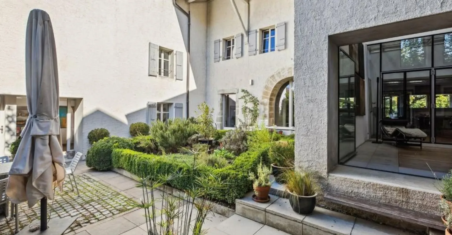 A Charming Property in Aire-la-Ville - Photo 2 of 10
