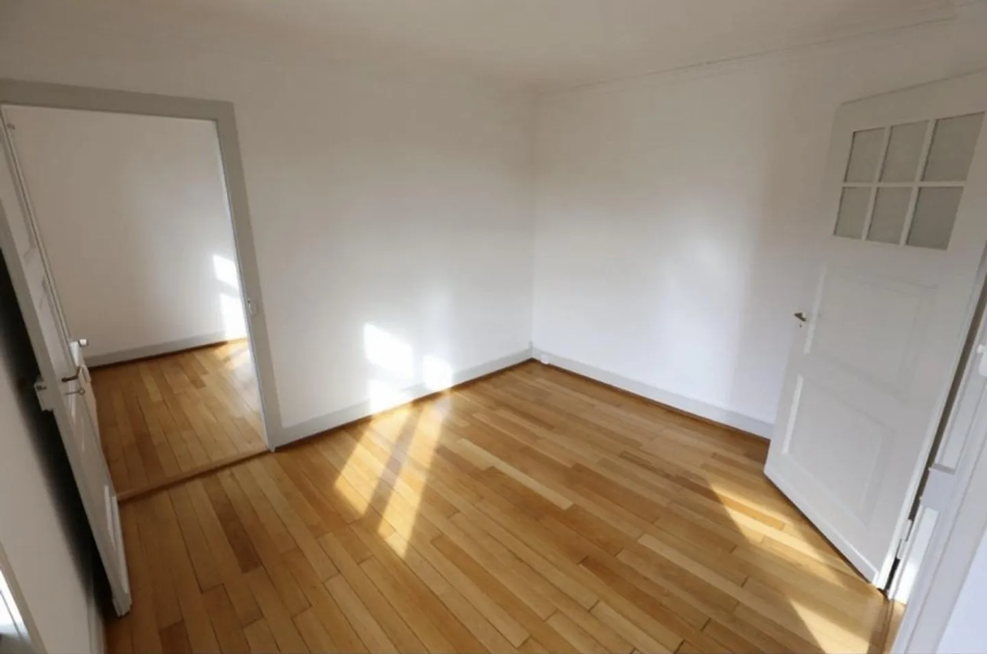 Charming, bright 2-room apartment in prime location Basel (near the Rhine) - Photo 1 of 5