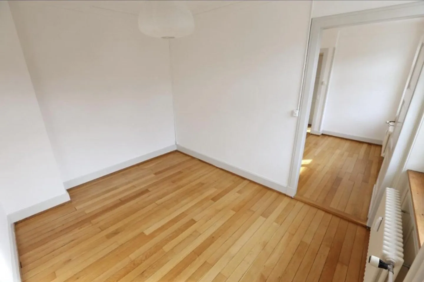 Charming, bright 2-room apartment in prime location Basel (near the Rhine) - Photo 2 of 5
