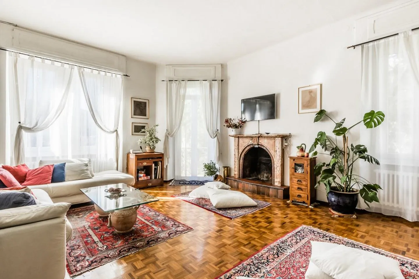 Villa Liberty in un bellissimo parco - Foto 3 di 13