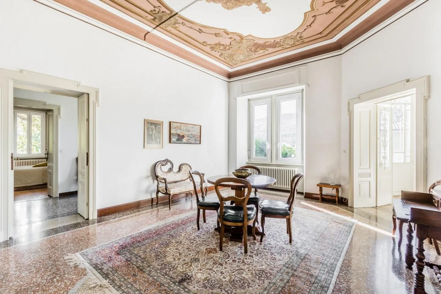 Villa Liberty in un bellissimo parco - Foto 9 di 13