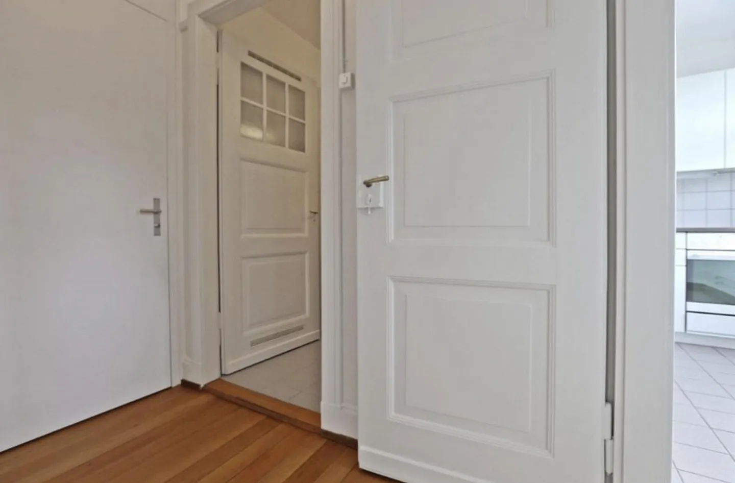 Charming, bright 2-room apartment in prime location Basel (near the Rhine) - Photo 4 of 5