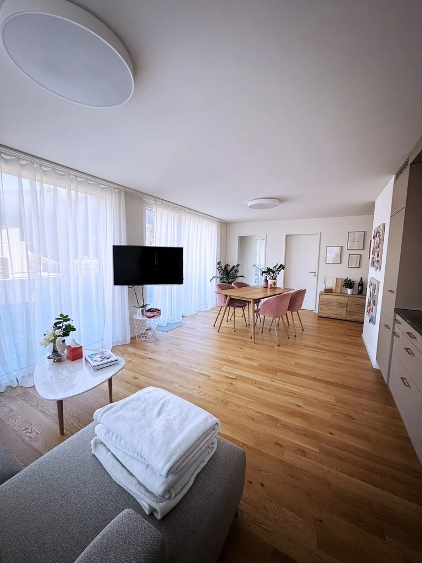 Gemütliche 3.5 Zi-Wohnung mit Terrasse in idyllischer Lage - Foto 1 von 8