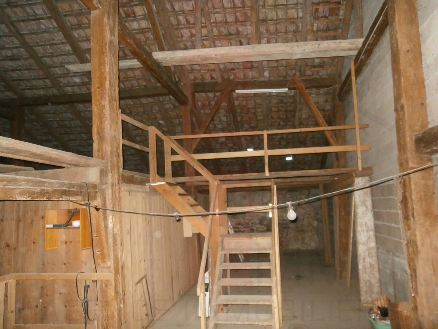 Barn to be rehabilitated in the center of the village of Fontenais - Photo 2 of 6