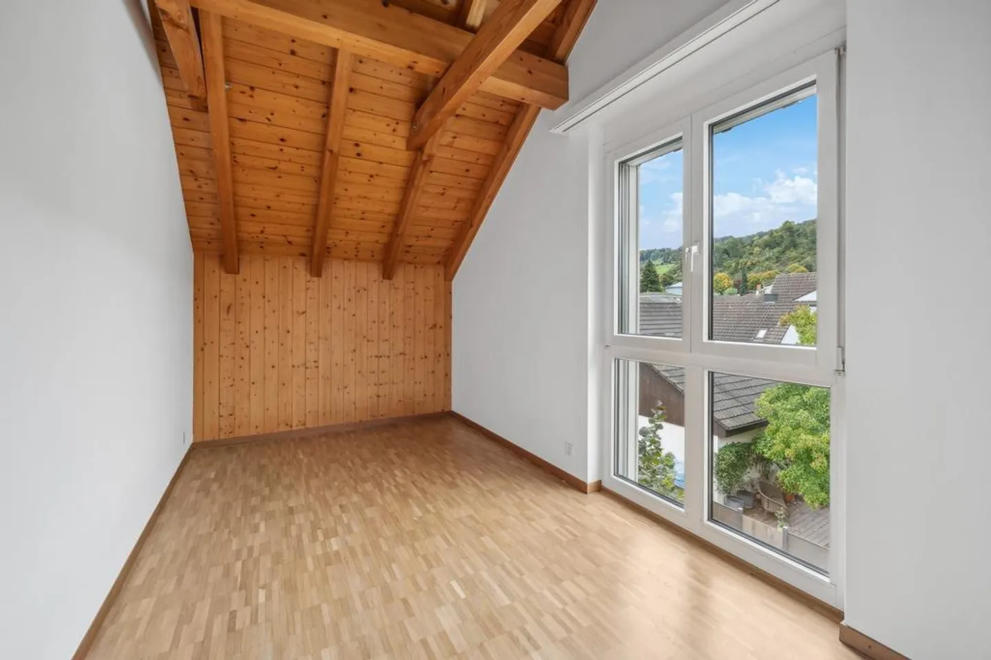 Beaucoup d'espace pour vivre dans un emplacement de choix ! - Photo 7 sur 8