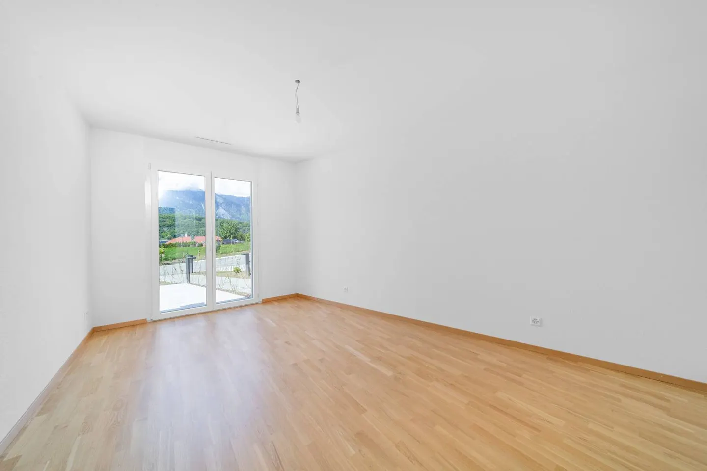 Appartement spacieux avec jardin - Photo 7 sur 9