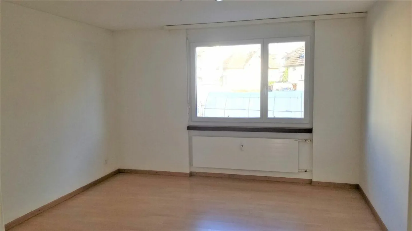 Sonnige Gartenwohnung mit Parkplatz - Foto 8 von 13